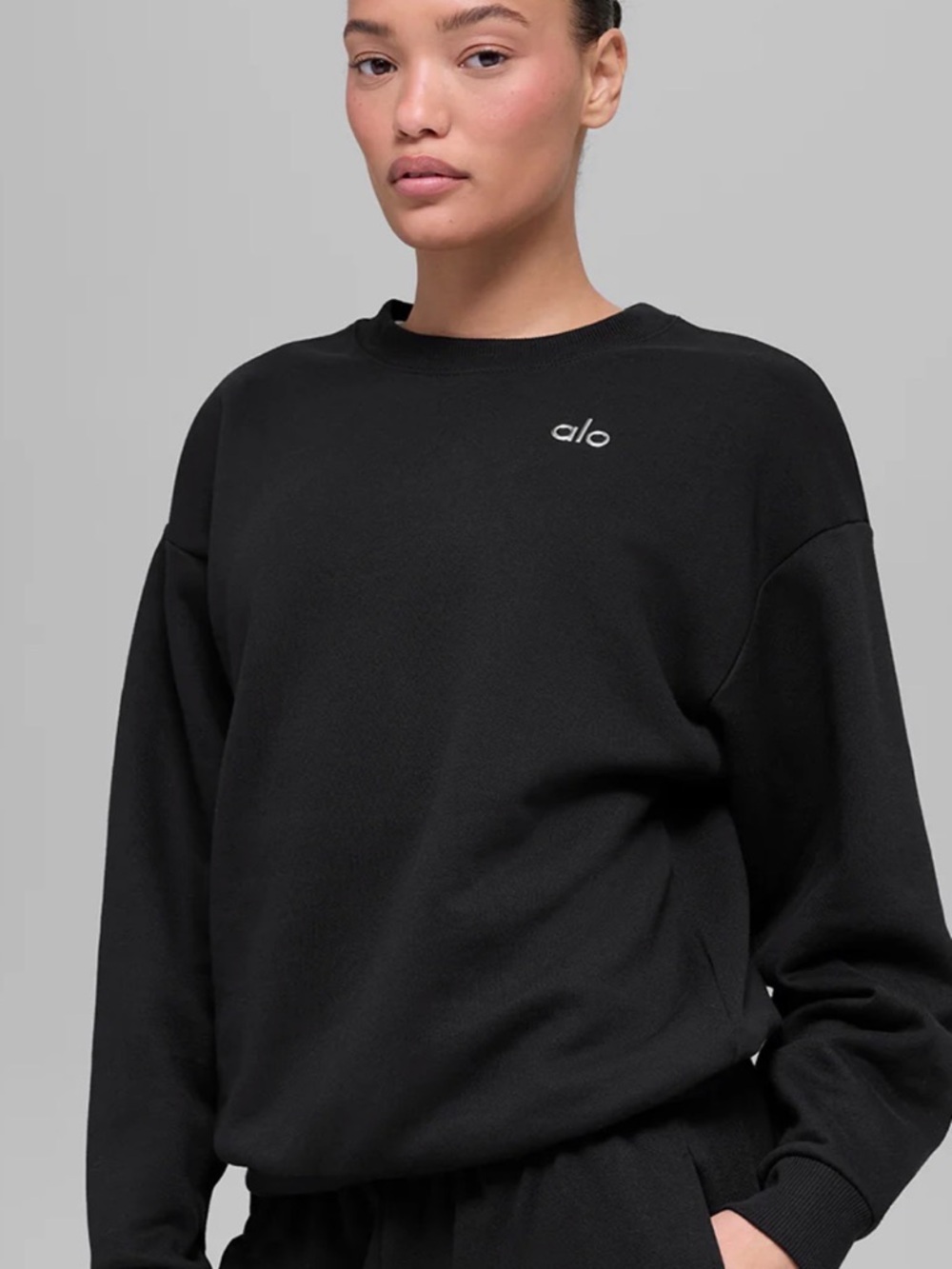 ALO Black Accolade Pullover Women’s Sweatshirt Size Medium Silver Logo Peeled